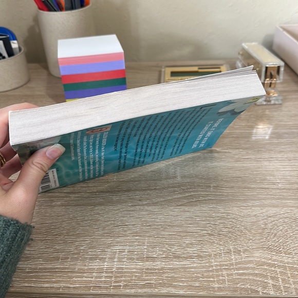 It Starts With Us by Colleen Hoover - Picture 3 of 3